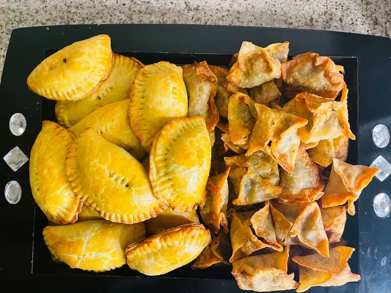 Wonton & meat pie